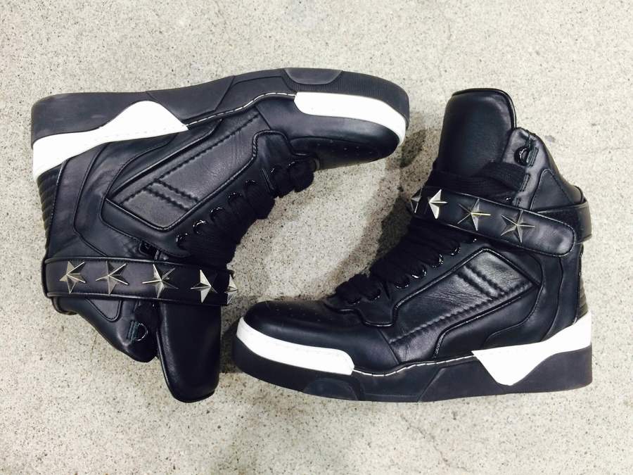 原宿店】大人気！！GIVENCHY(ジバンシー)スタースタッズハイカット