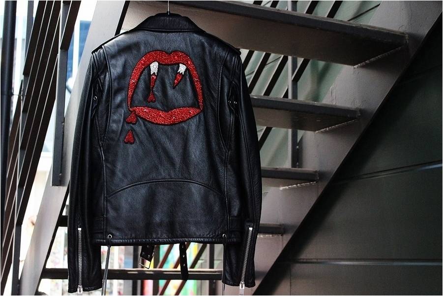 SAINT LAUNRENT PARIS サンローランパリ 愛称「ヴァンパイア」で知