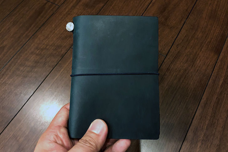 トラベラーズノート パスポートサイズ ブルーを使い始めて複数持ちに