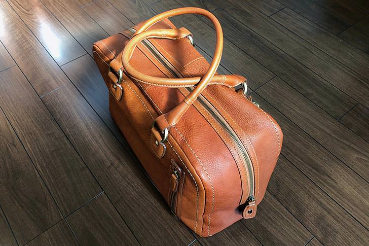 一生ものの革製ボストンバッグ「トーンオイルヌメ アンティック