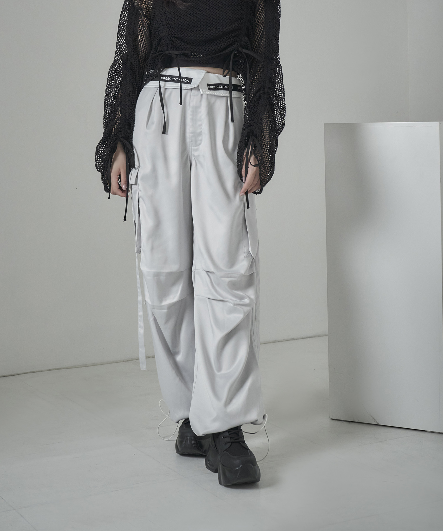 ロゴサテンカーゴパンツ – BUNNY APARTMENT