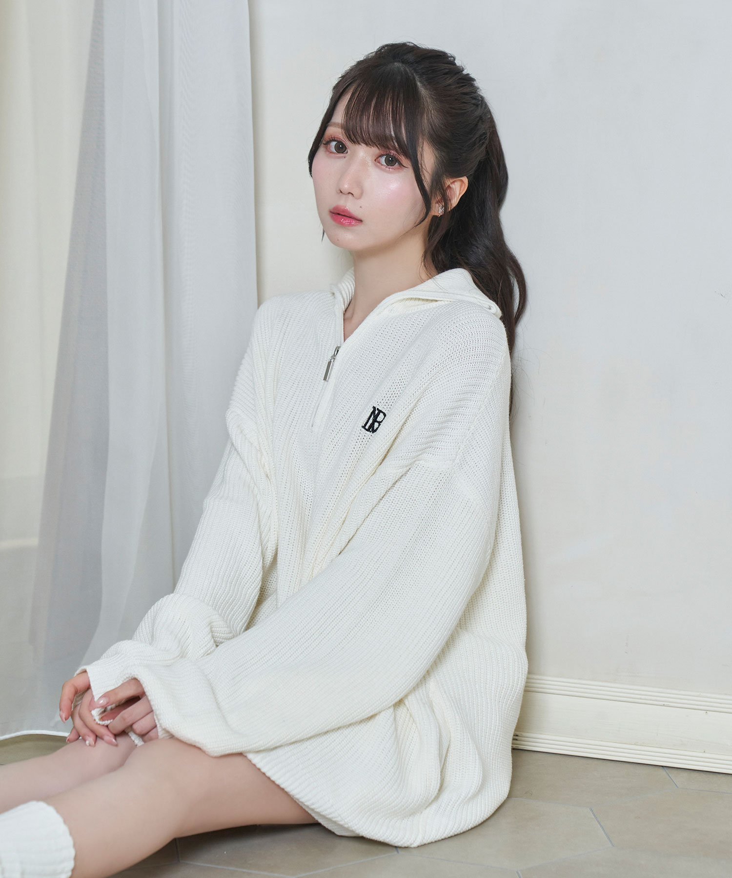 logo emb half zip knit – BUNNY APARTMENT