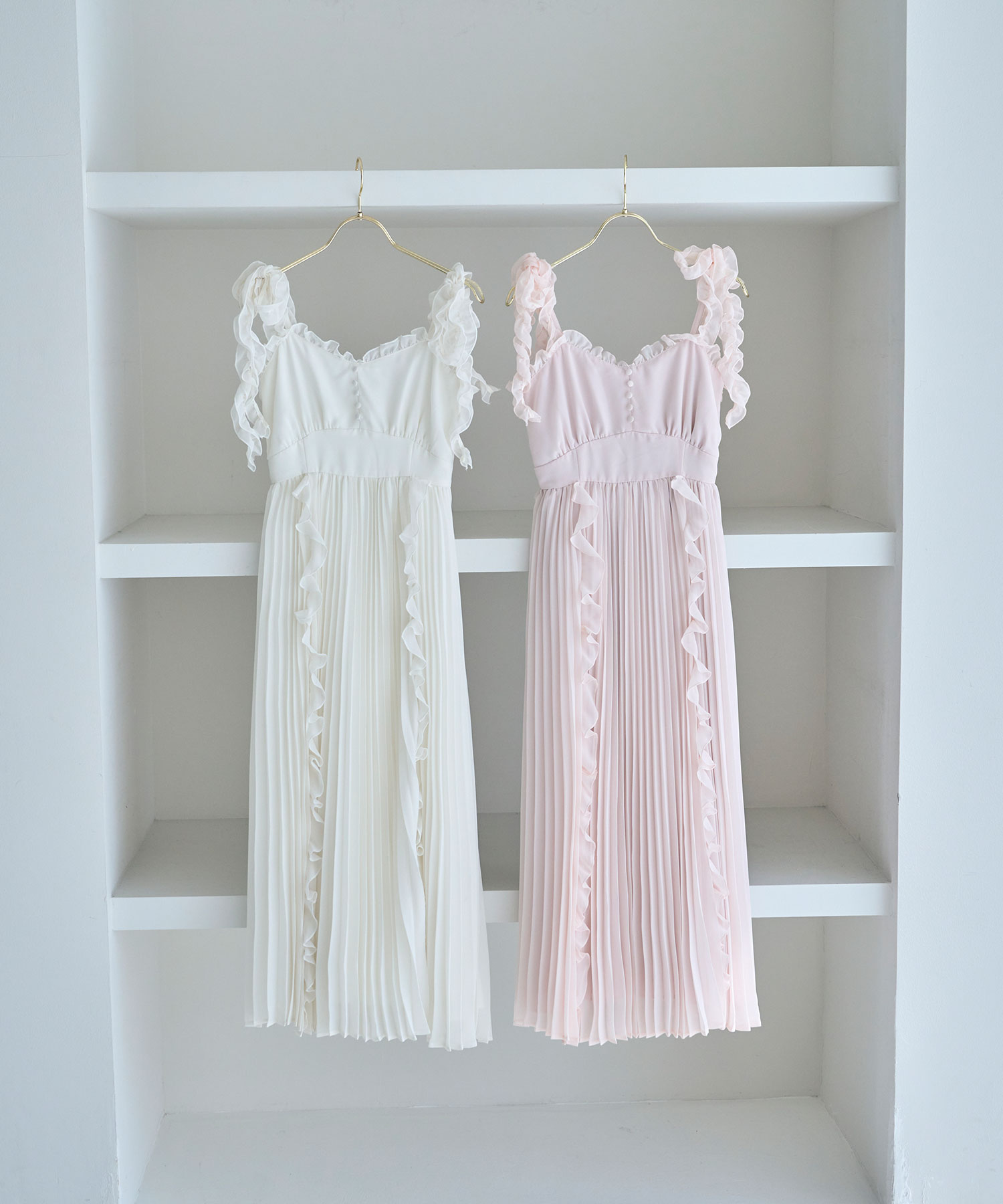 frill pleats airy cami o/p – BUNNY APARTMENT