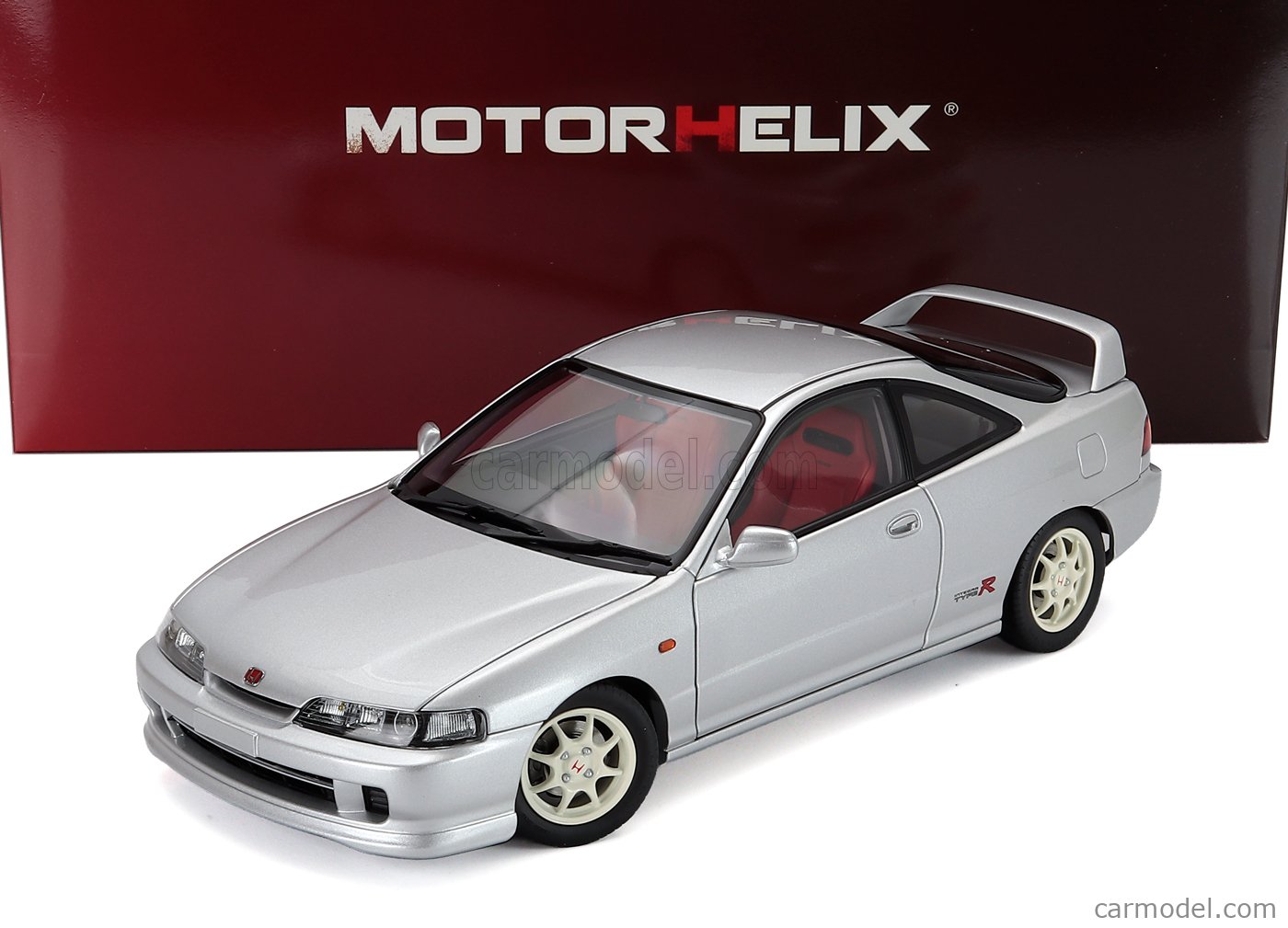 MOTORHELIX M85202 Scale 1/18 | HONDA INTEGRA TYPE-R (DC2) 1997 SILVER