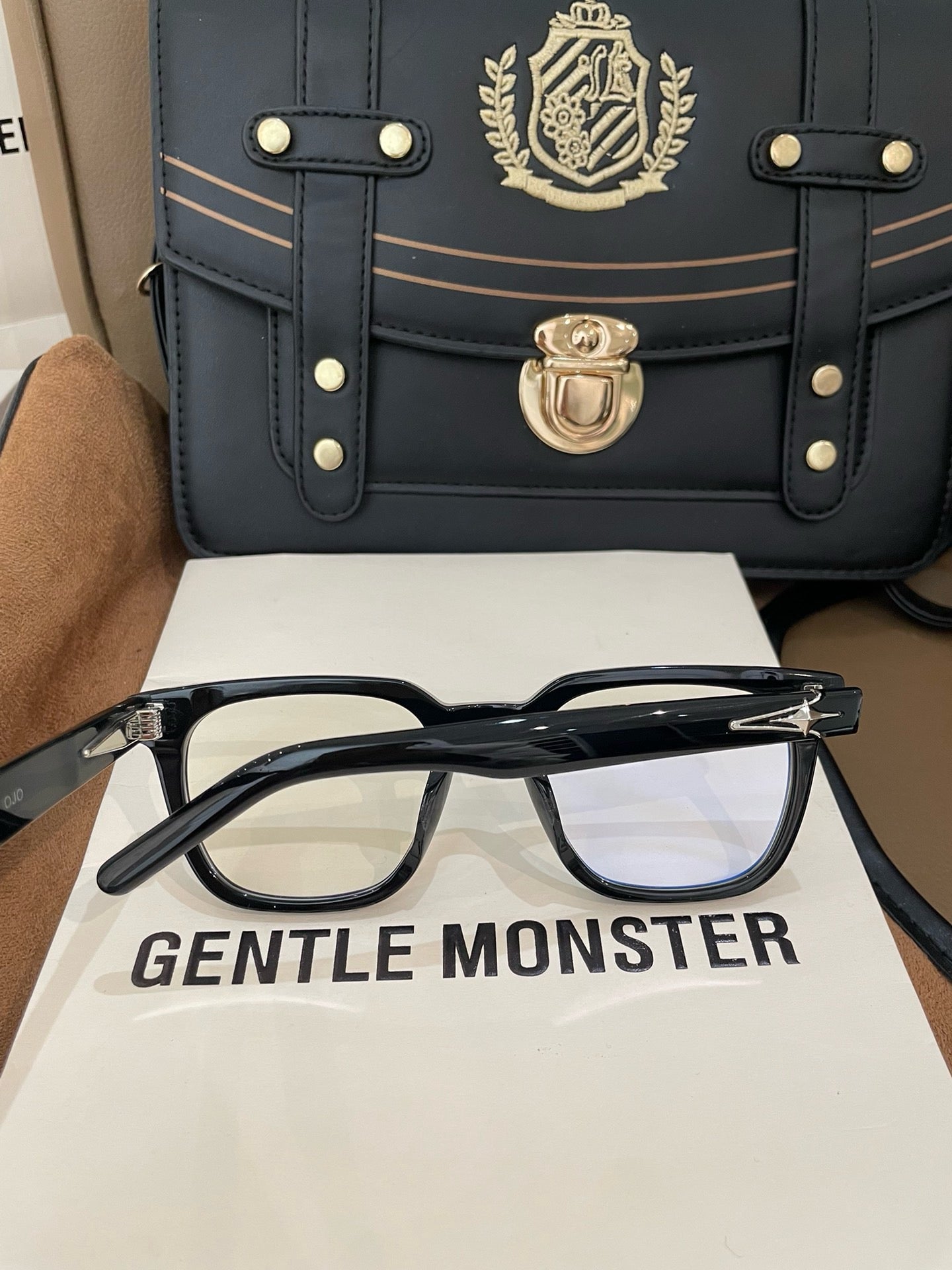 Ojo 01 – BTSGLASSES