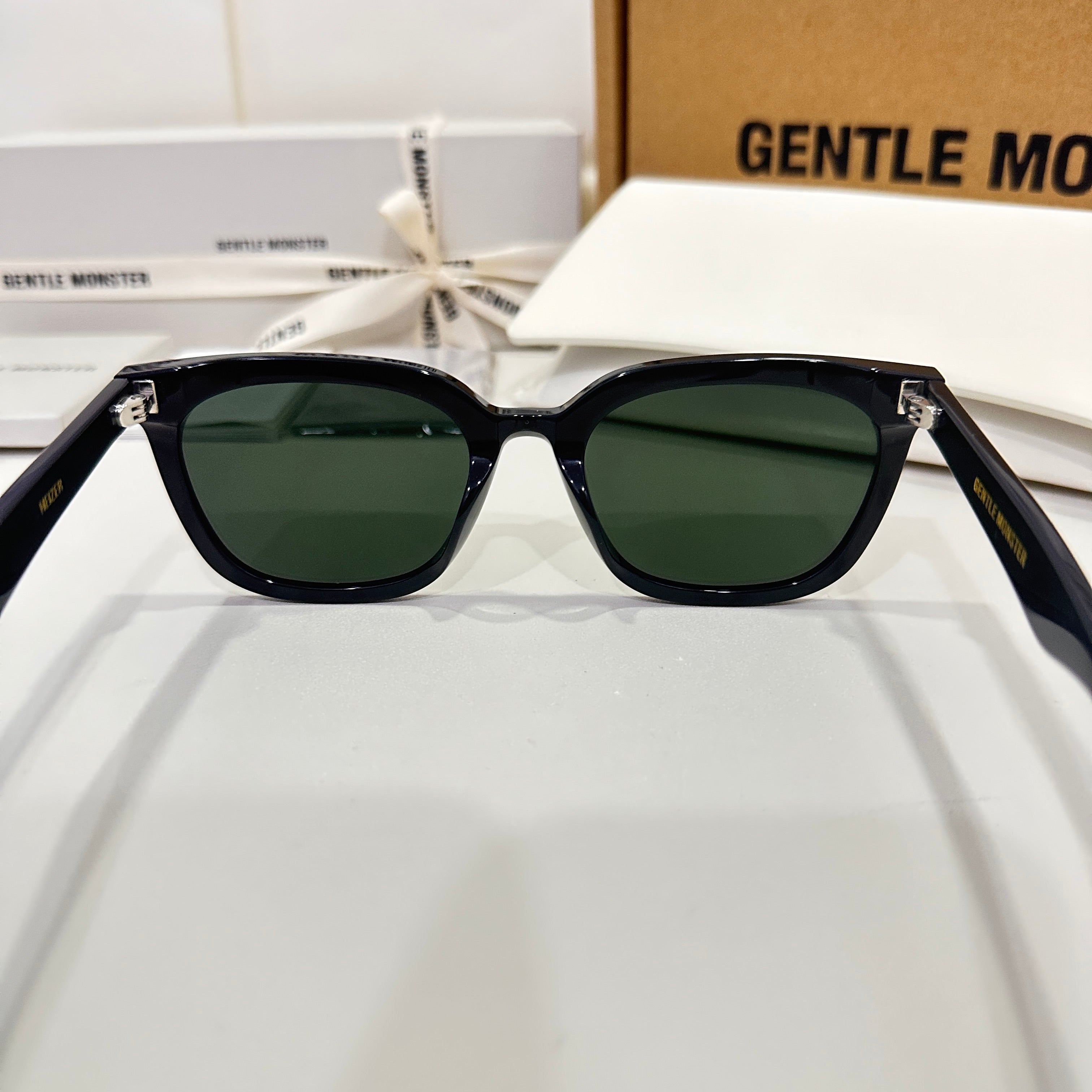 Heizer 01 – BTSGLASSES