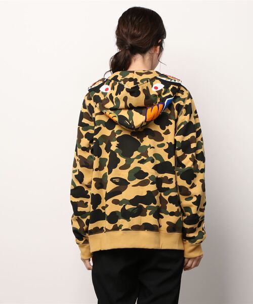 A BATHING APE（アベイシングエイプ）の「1ST CAMO SHARK FULL ZIP