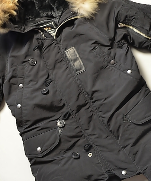 SHIPS GENERAL SUPPLY（シップスジェネラルサプライ）の「ALPHA×SHIPS