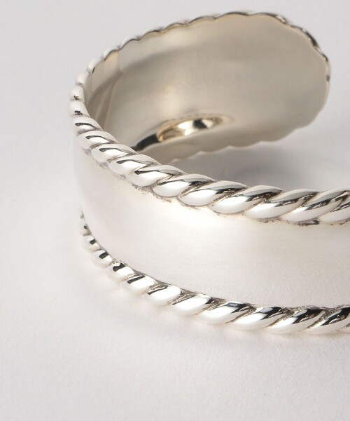 PHILIPPE AUDIBERT＞ ツイストバングル ＜Select by EMMEL REFINES