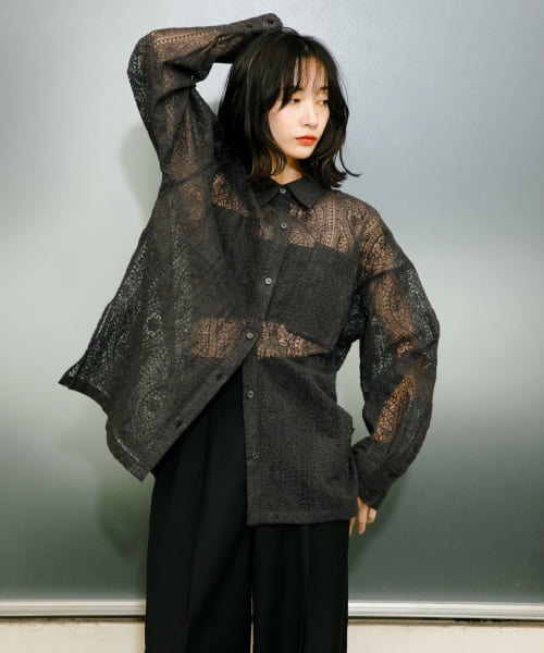 KBF（ケイビーエフ）の「シアーエンブロイダリーBIGシャツ（シャツ