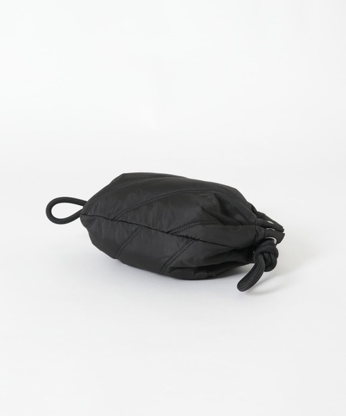 GANNI（ガニー）の「GANNI Quilted Recycled Tech Bag（ショルダー