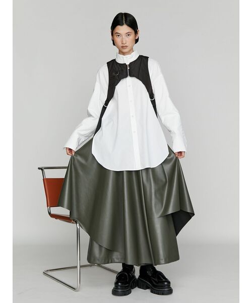 UN3D.（アンスリード）の「FAKE LEATHER ASYMME LAYERED PT / フェイク