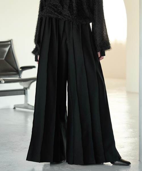 seyto（セイト）の「Pintuck buggy flare sweatpants / ピンタック