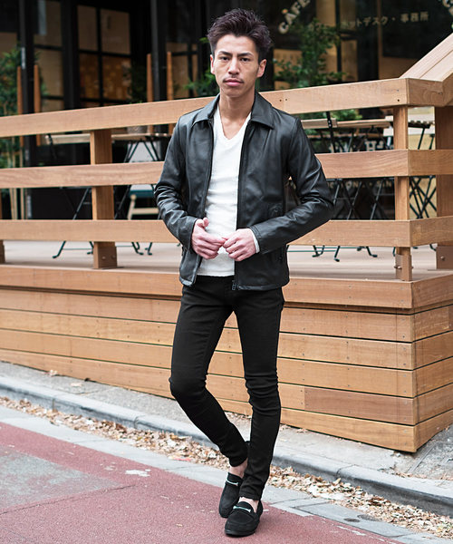 GOSTAR DE FUGA（ゴスタール ジフーガ）の「襟付きシープレザー