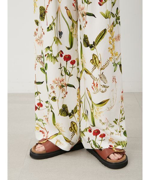 Mila Owen（ミラオーウェン）の「ボタニカル柄ウエストゴムイージー