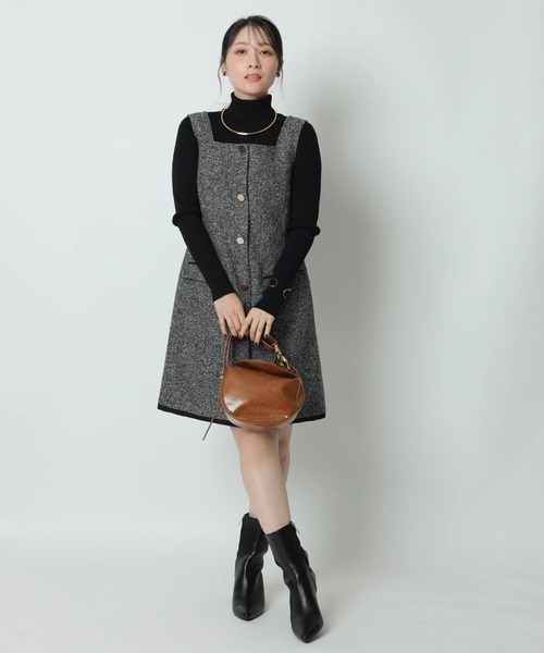 Apuweiser-riche（アプワイザーリッシェ）の「スクエアネックミニ