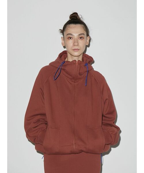 UN3D.（アンスリード）の「カーブラインジップパーカー（パーカー