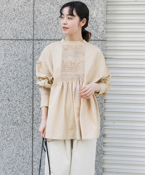 かぐれ（カグレ）の「コットンスモッキングブラウス（シャツ/ブラウス