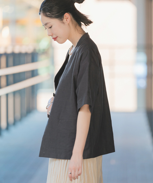 IENA（イエナ）の「リネン混ハーフスリーブジャケット（ノーカラー