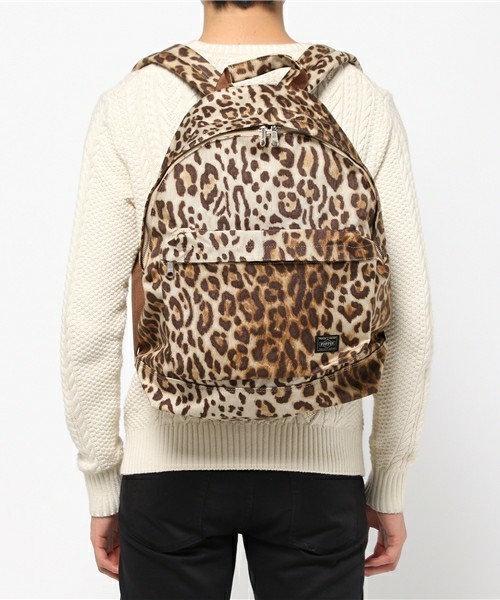 HEAD PORTER（ヘッドポーター）の「LEOPARD/DAY PACK（バックパック