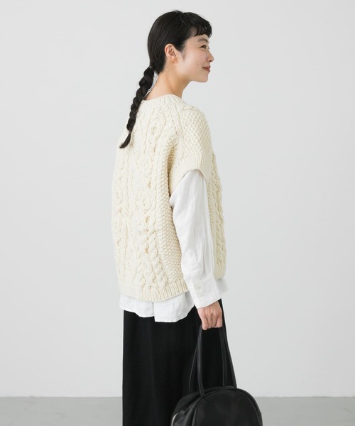 かぐれ（カグレ）の「ペルーアランクルーネックベスト（ニット
