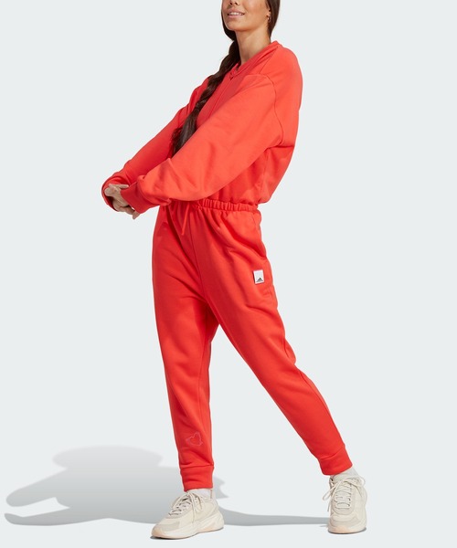 adidas（アディダス）の「バレンタインデー ジャンプスーツ