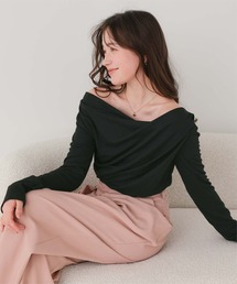 オフショルダー」に該当するトップス（ブラック/黒色系）ファッション