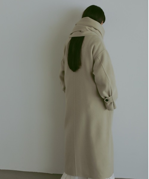 CASA FLINE（カーサフライン）の「ストール付きダブルブレストロング