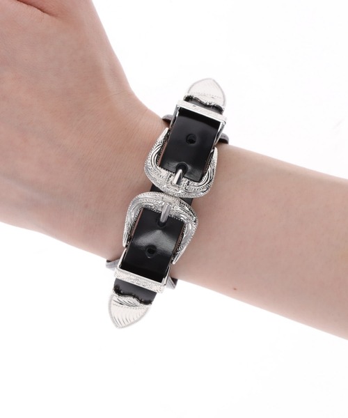 TOGA PULLA（トーガ プルラ）の「TOGA PULLA ダブルバックルバングル