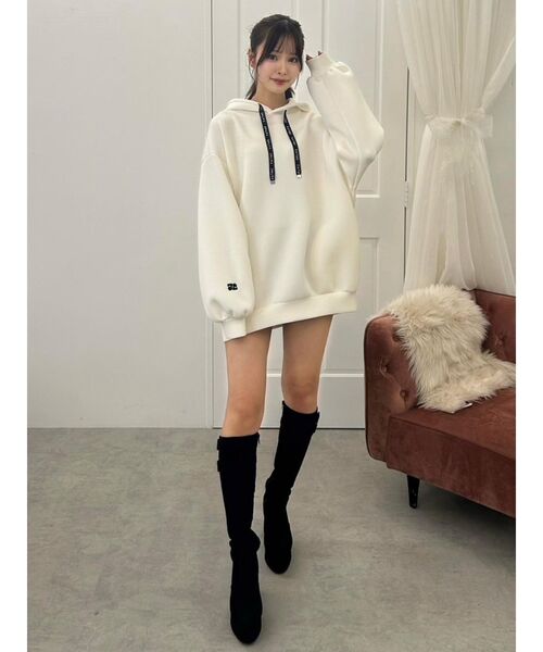 EATME（イートミー）の「【EATME×ENAKO】ロゴ刺しゅうパーカー