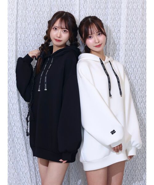 EATME（イートミー）の「【EATME×ENAKO】ロゴ刺しゅうパーカー