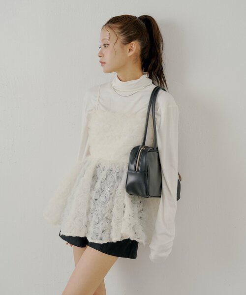 Chico（チコ）の「【SALON by Chico】ローズチュールペプラムブラウス