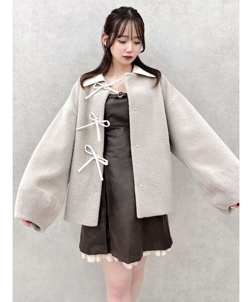 dazzlin（ダズリン）の「【森香澄コラボ】リボンモチーフボアコート
