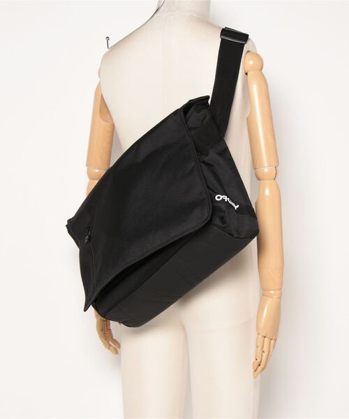 OAKLEY（オークリー）の「/OAKLEY/15L STREET MESSENGER BAG
