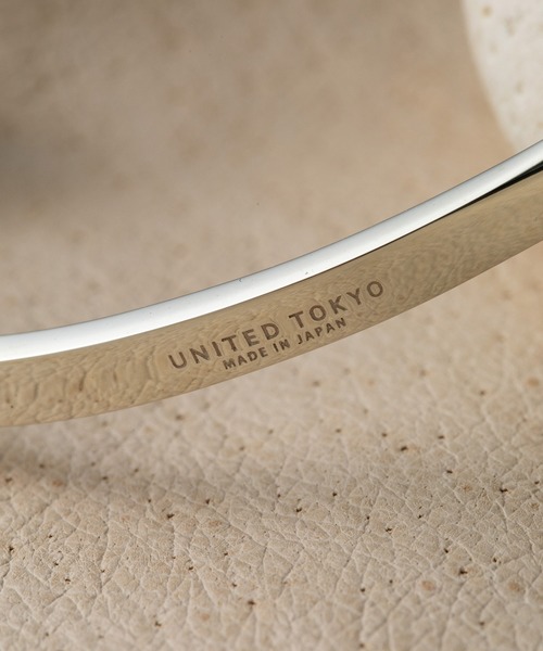 UNITED TOKYO（ユナイテッドトウキョウ）の「シルバーツイストバングル