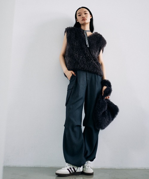 emmi（エミ）の「タックドロストフォルムカーゴパンツ（カーゴパンツ