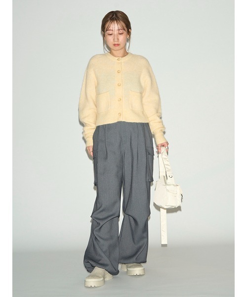 emmi（エミ）の「タックドロストフォルムカーゴパンツ（カーゴパンツ