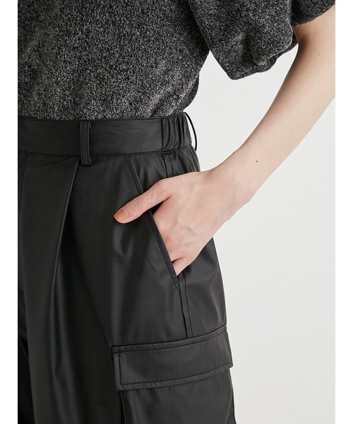 emmi（エミ）の「タックドロストフォルムカーゴパンツ（カーゴパンツ