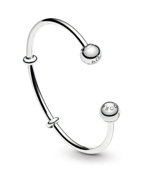 PANDORA（パンドラ）の「Moments オープン バングル（ブレスレット