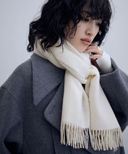 ADAM ET ROPE'（アダムエロペ）の「カシミヤ混ストール（マフラー