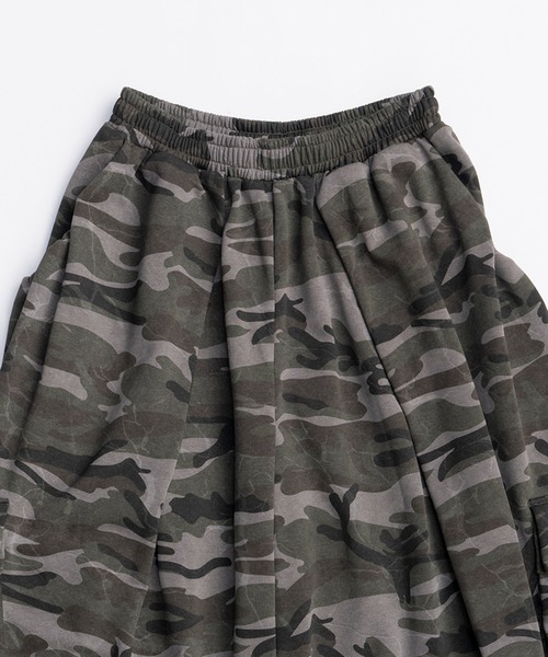 PRANK PROJECT（プランクプロジェクト）の「CAMOスウェットカーゴ