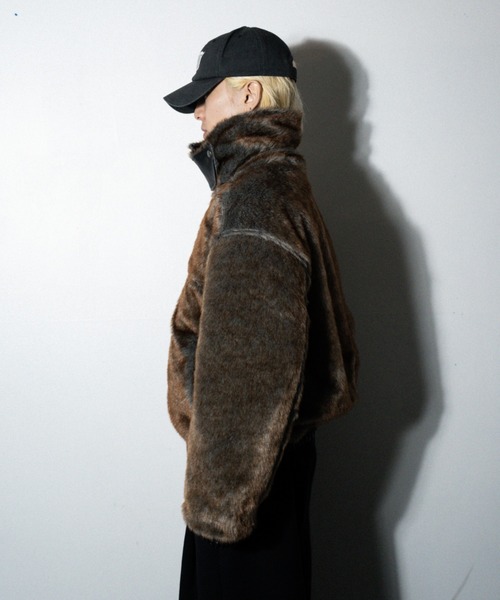 Camphor wood（カンファーウッド）の「leather/fur faux reversible