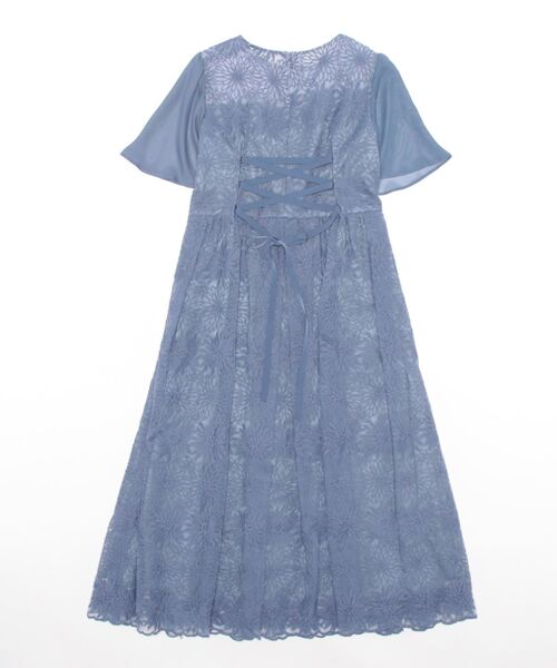 AIMER（エメ）の「花柄刺繍フレアスリーブフィット&フレアパーティー