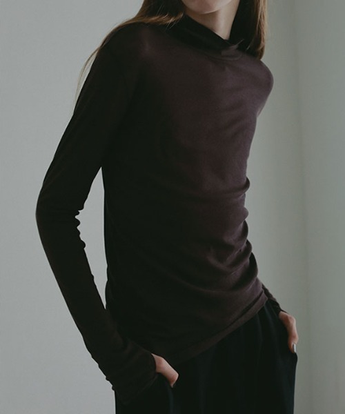 ETRE TOKYO（エトレトウキョウ）の「バーサタイルハイネックシアーロン