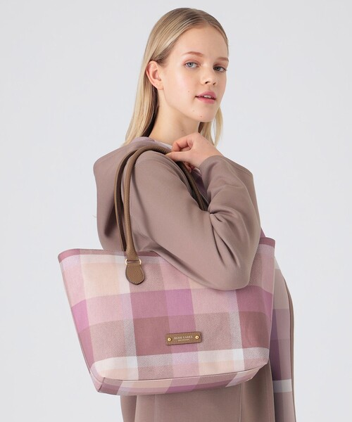 BLUE LABEL CRESTBRIDGE（ブルーレーベルクレストブリッジ）の