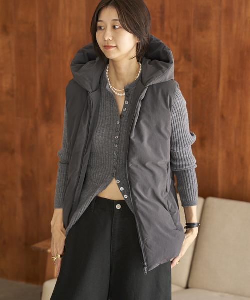 plage（プラージュ）の「HAKUU/ハクウ 別注 MID/L ダウンベスト