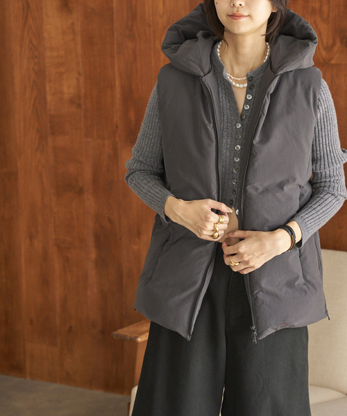 plage（プラージュ）の「HAKUU/ハクウ 別注 MID/L ダウンベスト