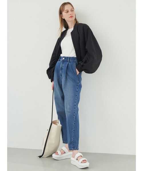 ELENDEEK（エレンディーク）の「タックフォルムデニムパンツ（デニム