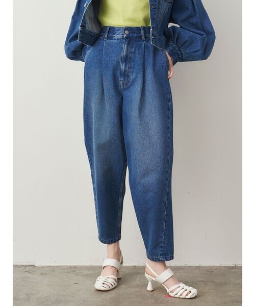 ELENDEEK（エレンディーク）の「タックフォルムデニムパンツ（デニム