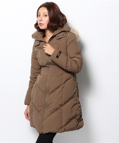 ESTNATION（エストネーション）の「TATRAS ESTNATION別注ダウン